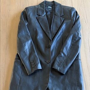 Zara Women's Sleek Black Faux Leather Blazer